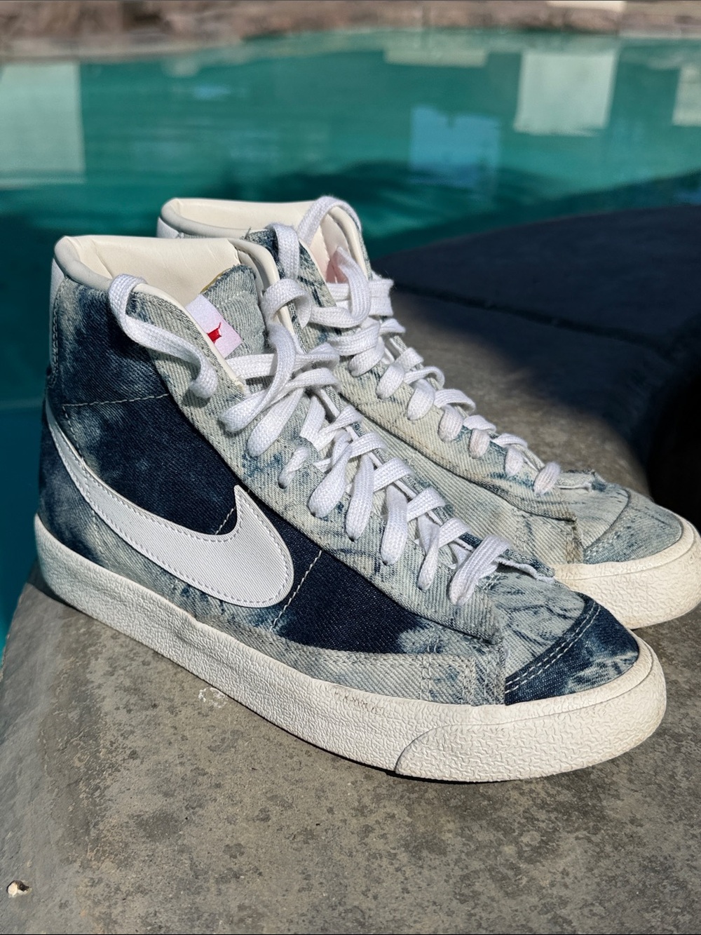 Nike Women’s Blazer Mid ‘77 Washed denim High Top Sneakers - Size 7.5
